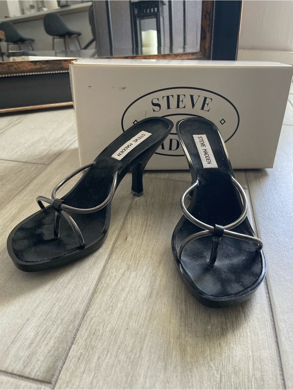 Steve Madden Viola Black Kitten Heel Thong Sandals – Size 8.5 | Y2K